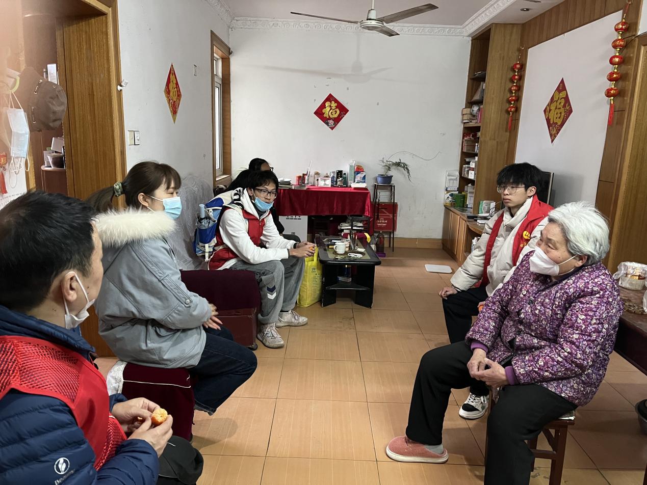 滁州市琅琊区虚拟养老院开展走访慰问孤寡空巢老人活动2.jpg